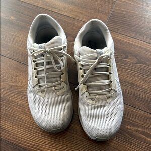 Men's Gray Athletic Shoes